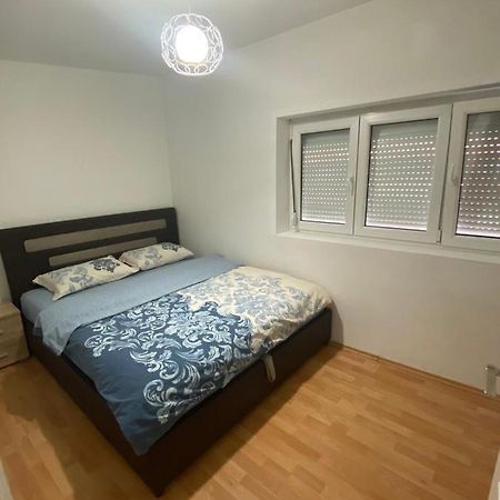 Apartman Niksic Apartamento Exterior foto